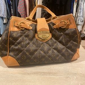 Classic LV shoulder bag